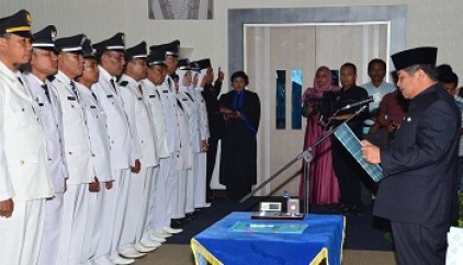 Delapan Camat Diganti, Ini Pesan Bupati Amril